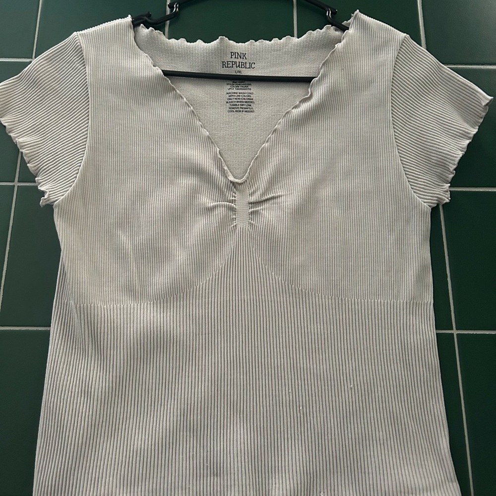 Pink Republic White Ribbed Ruched T-Shirt